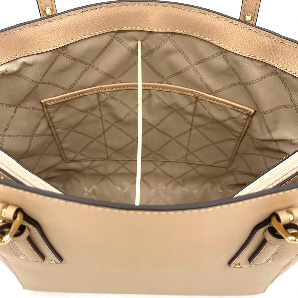 Michael Kors Voyager East West Tote Bag - Picture 9 of 12